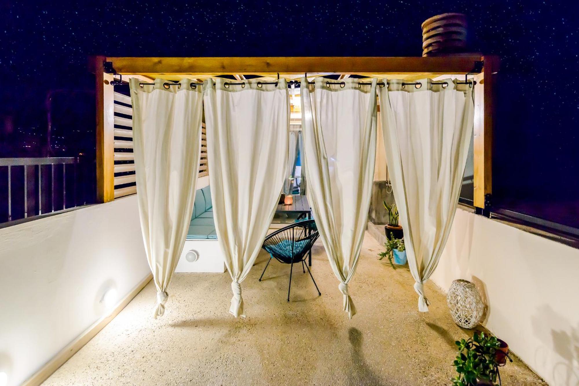 Lucy In The Sky With Diamonds Apartment กาลามาตา ภายนอก รูปภาพ